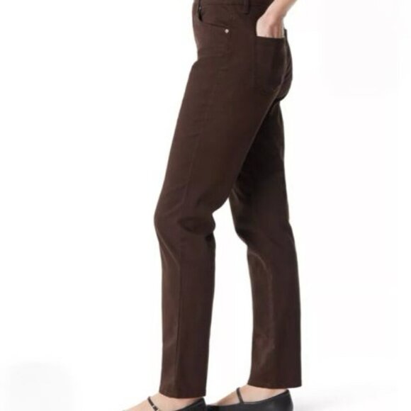 Gloria Vanderbilt Women's Amanda Coffee Twill Straight-Leg Jeans - Picture 2 of 3